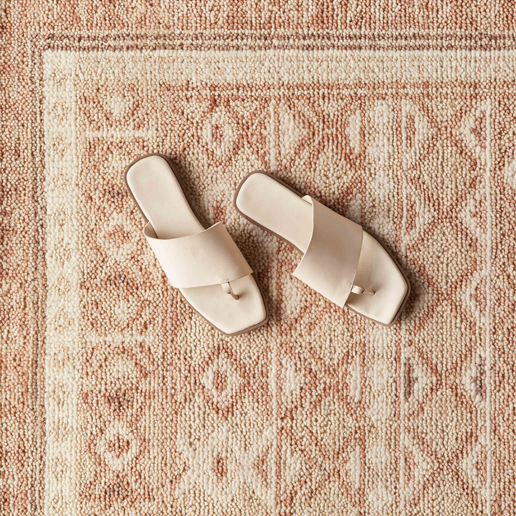 Handwoven Rug with Soft Geometric Pattern | Warm Neutral Tone